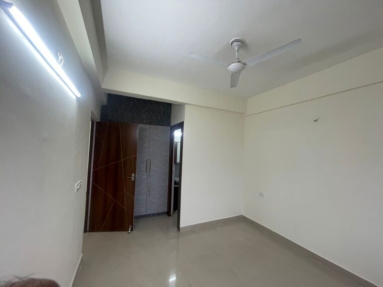 Room, suncity-avenue-76 2 Bedroom 682 Sq.Ft. Apartment In Sector 76 Gurgaon 10130670