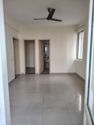 Room in 3.5 BHK Apartment at Trident Embassy, Sector 1 Greater Noida – for Rent