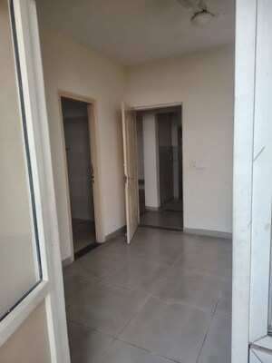 Room in 3.5 BHK Apartment at Trident Embassy, Sector 1 Greater Noida – for Rent