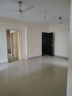 3.5 BHK + Study Room Apartment For Rent in Trident Embassy