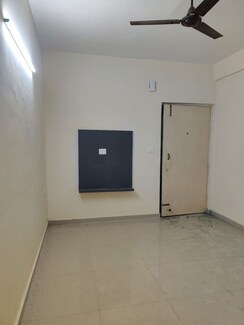 2 BHK Apartment For Rent in Pyramid Heights