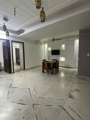 Living Room in 3 BHK Builder Floor at Sector 38 – for Rent
