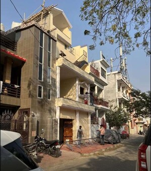 6+ BHK Independent House – Exterior View View at Gomti Nagar - for Sale