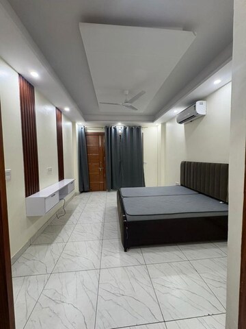 Living Room in 3 BHK Builder Floor at Sector 38 – for Rent