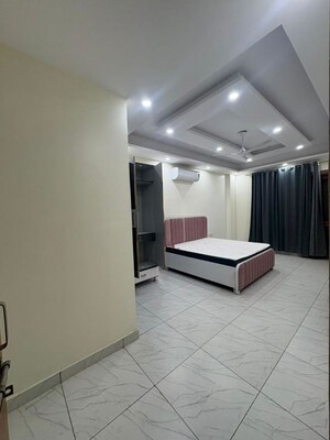 Bedroom in 3 BHK Builder Floor at Sector 38 – for Rent