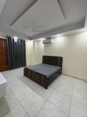 Bedroom in 3 BHK Builder Floor at Sector 38 – for Rent