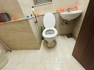 Bathroom in 3.5 BHK Apartment at Sheth Auris Serenity Tower 2, Malad West – for Rent