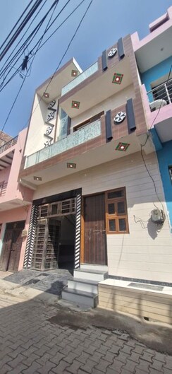 3.5 BHK + Servant Room Independent House For Sale in Adarsh Nagar