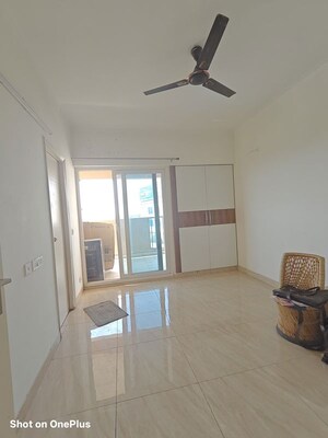 2 BHK Apartment For Rent in Gaur City 2 - 14th Avenue, Sector 16c Greater Noida