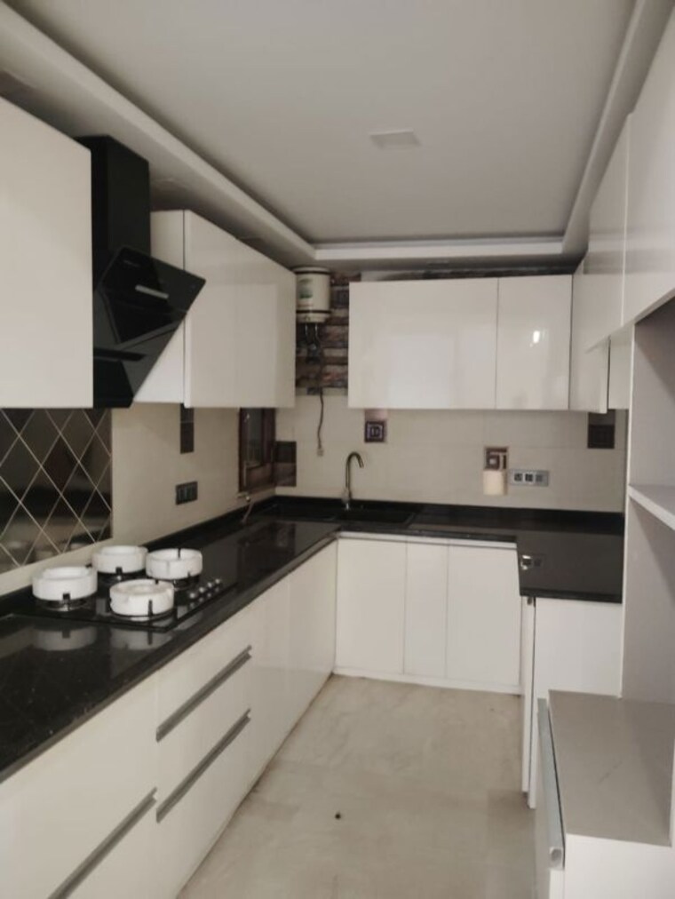 Kitchen, sarvodaya enclave 3 Bedroom 1600 Sq.Ft. Builder Floor In Sarvodaya Enclave Delhi 10130783