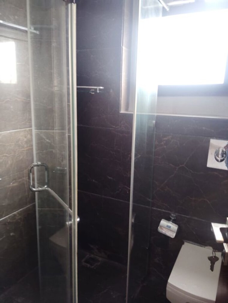 Bathroom, sarvodaya enclave 3 Bedroom 1600 Sq.Ft. Builder Floor In Sarvodaya Enclave Delhi 10130783