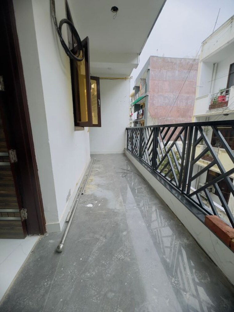 Balcony, palm-residency-chhatarpur 3 Bedroom 1300 Sq.Ft. Apartment In Chattarpur Delhi 10130794