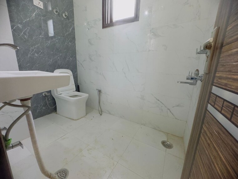 Bathroom, palm-residency-chhatarpur 3 Bedroom 1300 Sq.Ft. Apartment In Chattarpur Delhi 10130794