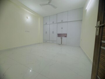 Room in 3 BHK Apartment at Palm Residency Chhatarpur, Chattarpur – for Rent
