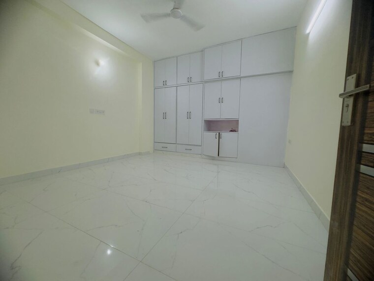Room, palm-residency-chhatarpur 3 Bedroom 1300 Sq.Ft. Apartment In Chattarpur Delhi 10130794