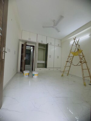 Room in 3 BHK Apartment at Palm Residency Chhatarpur, Chattarpur – for Rent