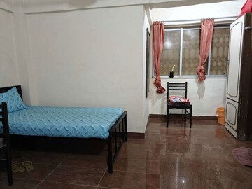 Bedroom in  Pg at Naupada – for Rent