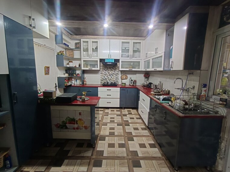 Kitchen, tulip-purple 4 Bedroom 2400 Sq.Ft. Apartment In Sector 69 Gurgaon 10130799