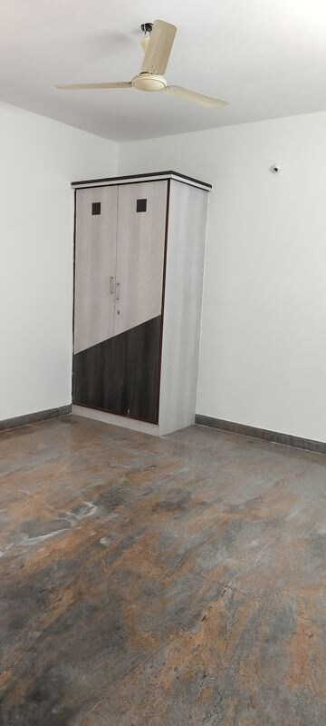 Room in 2 BHK Builder Floor at Murugesh Palya – for Rent