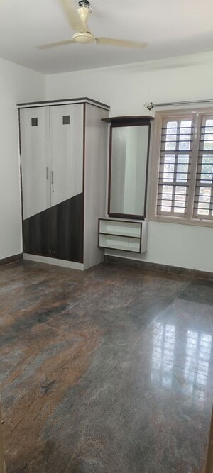 Room in 2 BHK Builder Floor at Murugesh Palya – for Rent