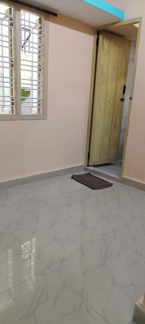 Room in 2 BHK Builder Floor at Murugesh Palya – for Rent