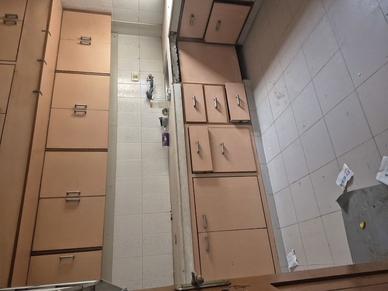 Kitchen, mayur vihar 3 Bedroom 1300 Sq.Ft. Apartment In Mayur Vihar Delhi 10130837