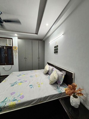 1 RK Builder Floor For Rent in Sector 44