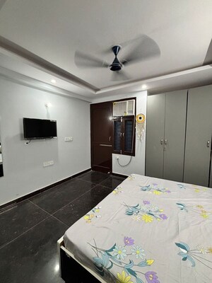 Bedroom in 1 RK Builder Floor at Sector 44 – for Rent