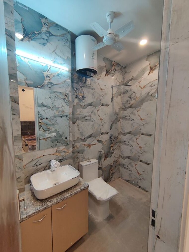 Bathroom, sector 45 Studio 600 Sq.Ft. Builder Floor In Sector 45 Gurgaon 10130845