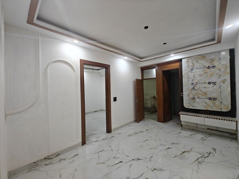 Living Room, sector 73 2 Bedroom 1000 Sq.Ft. Builder Floor In Sector 73 Noida 10130846
