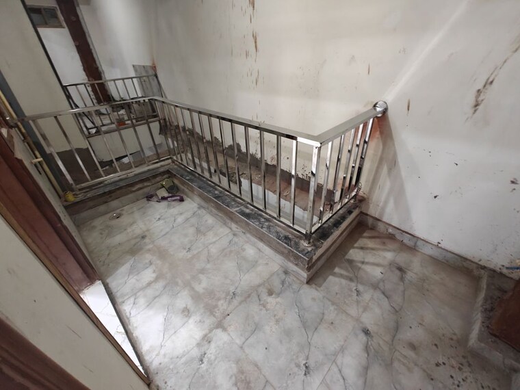 Balcony, sector 73 2 Bedroom 1000 Sq.Ft. Builder Floor In Sector 73 Noida 10130846