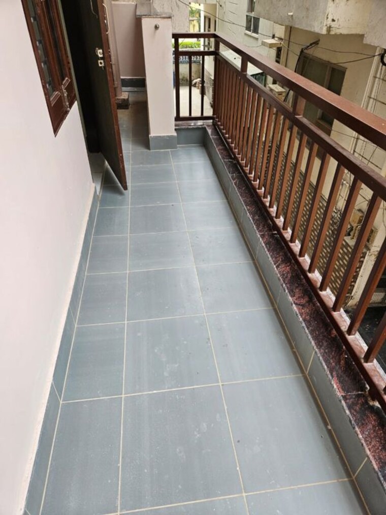 Balcony, sector 45 1 Bedroom 900 Sq.Ft. Builder Floor In Sector 45 Gurgaon 10130860