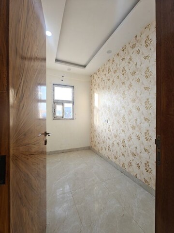 Study Room in 3 BHK Builder Floor at Sector 107 – for Sale