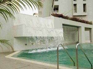 Bathroom in 5 BHK Apartment at Lokhandwala – for Sale