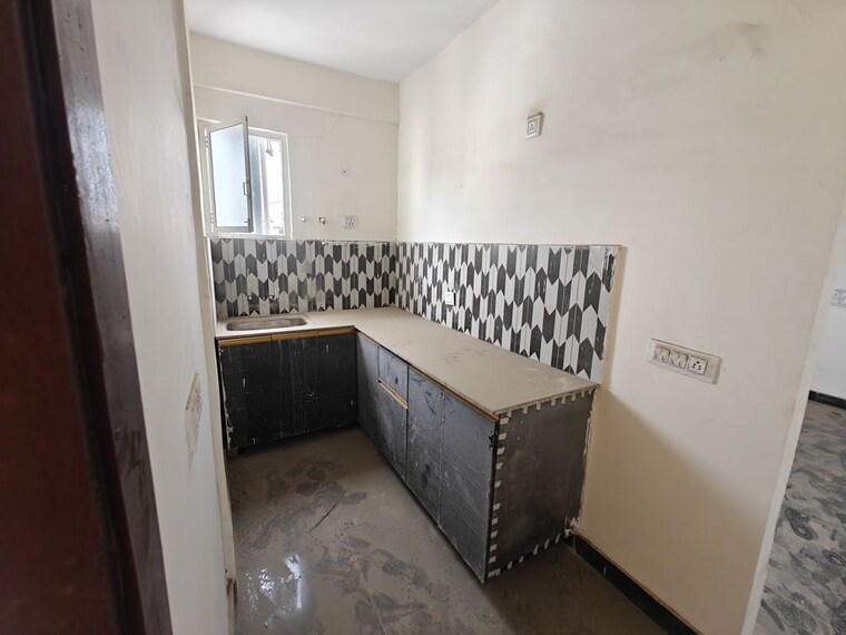 Kitchen, sunshine-apartments-sector-73 1 Bedroom 620 Sq.Ft. Builder Floor In Sector 73 Noida 10130869