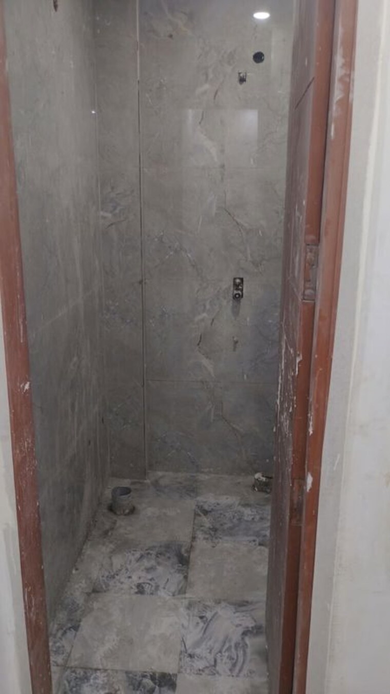 Bathroom, godrej-south-estate-okhla 2 Bedroom 740 Sq.Ft. Apartment In Okhla Delhi 10130870