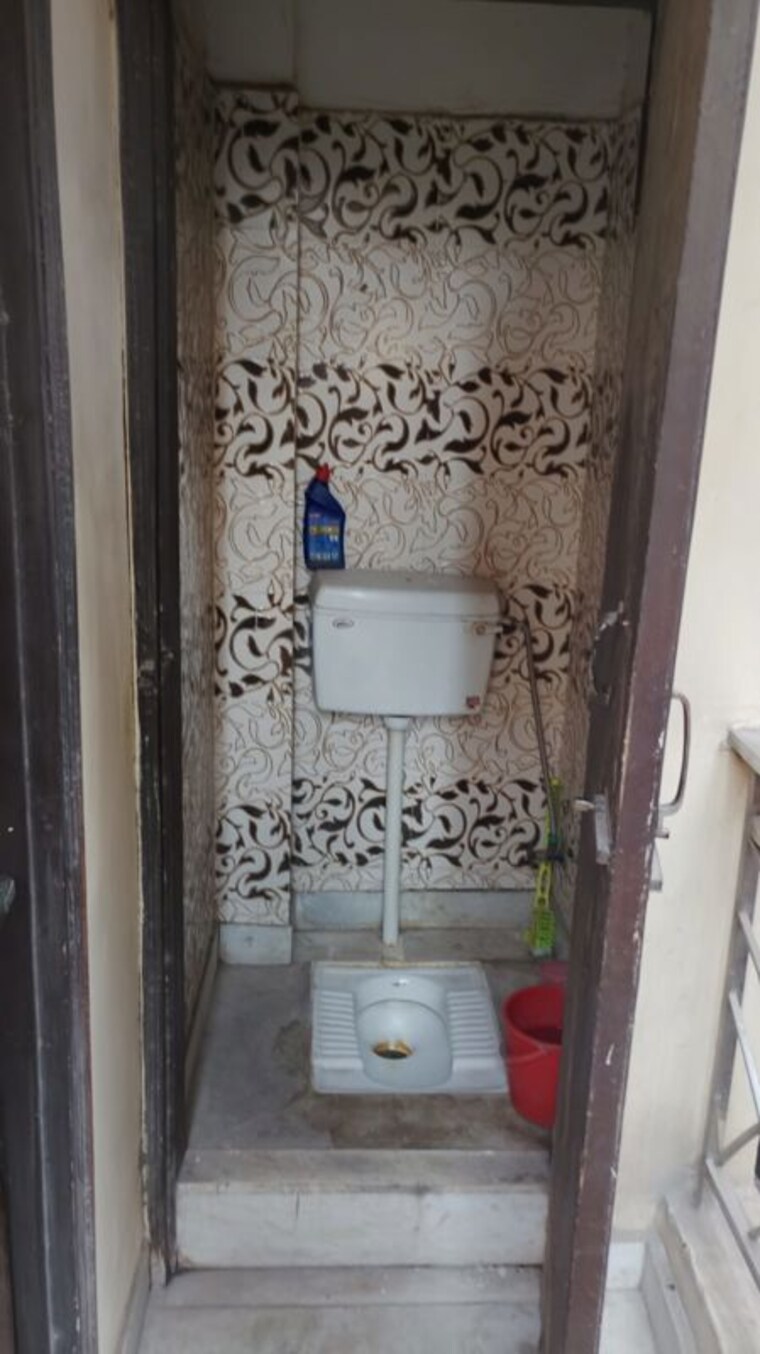 Bathroom, godrej-south-estate-okhla 2 Bedroom 550 Sq.Ft. Apartment In Okhla Delhi 10130872