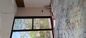 Room in 5 BHK Apartment at Sarita Vihar – for Rent