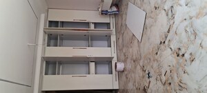 Room in 5 BHK Apartment at Sarita Vihar – for Rent