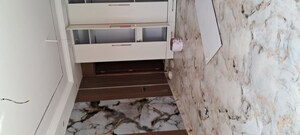 Room in 5 BHK Apartment at Sarita Vihar – for Rent