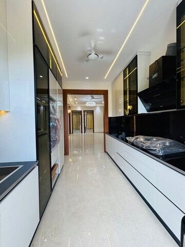 Building Lobby in 4 BHK Builder Floor at Anant Raj Ashok Estate, Sector 63a – for Sale