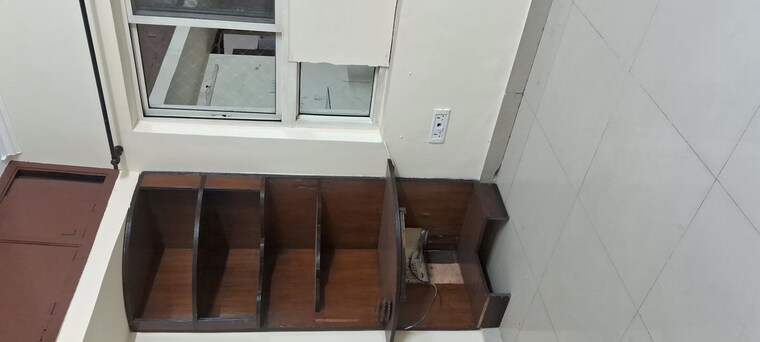 Room, sarita vihar 3 Bedroom 4500 Sq.Ft. Apartment In Sarita Vihar Delhi 10130907
