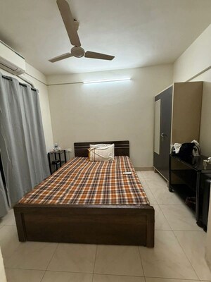 Bedroom in 2 BHK Apartment at Golden Sands CHS, Andheri West – for Rent