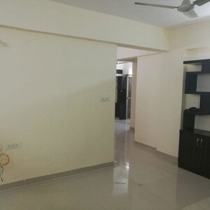 Room in 3 BHK Apartment at Sri Sai Acropolis, Hosur Road – for Rent