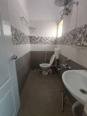 Master Bedroom in 3 BHK Apartment at Vandana Flora, Hsr Layout – for Rent