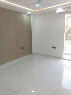 Room in 3 BHK Independent House at Sector 4 – for Rent