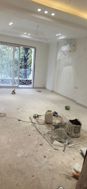 Living Room in 3 BHK Builder Floor at Unitech South City II, Sector 50 – for Sale