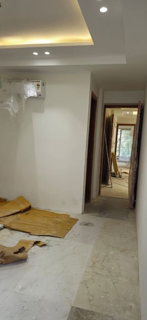 Room in 3 BHK Builder Floor at Unitech South City II, Sector 50 – for Sale