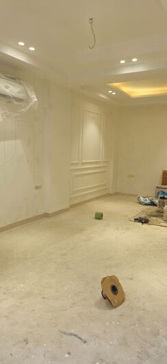 3 BHK + Servant Room Builder Floor For Sale in Unitech South City II