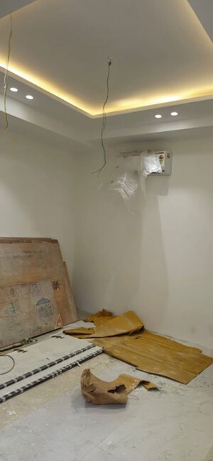 Bathroom in 3 BHK Builder Floor at Unitech South City II, Sector 50 – for Sale